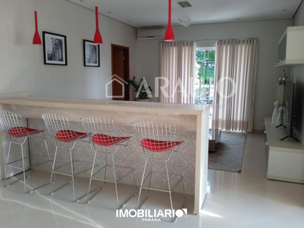 Sobrado para  Venda em Umuarama pela Araujo