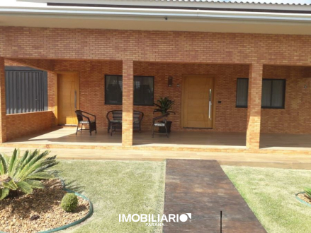 Residência para  Venda em Campo Mourão pela Tapowik Imóveis