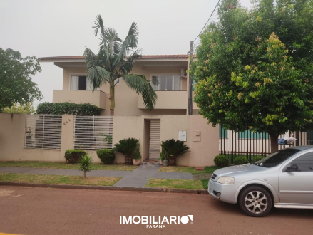 Sobrado para  Venda em Campo Mourão pela Grola Negócios Imobiliários