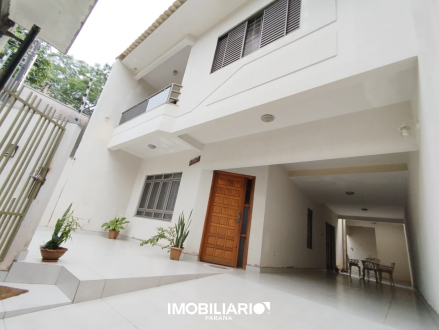 Sobrado para  Venda em Umuarama pela Imobiliária Amizade