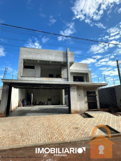 Sobrado para  Venda em Campo Mourão pela Grola Negócios Imobiliários