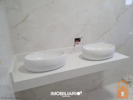 Sobrado para  Venda em Campo Mourão pela Grola Negócios Imobiliários