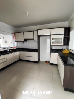 Residência para  Venda em Umuarama pela Delta