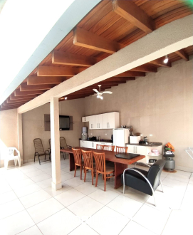 Residência para  Venda em Umuarama pela Formigoni e Bispo Imóveis