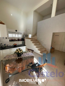 Residência para  Venda em Umuarama pela Castelo Assessoria Imobiliária
