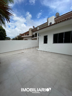 Sobrado para  Venda em Campo Mourão pela W. Hanse Imóveis