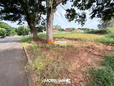 Terreno para  Venda em Umuarama pela Aldemir Imóveis