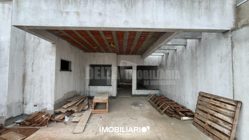 Residência para  Venda em Umuarama pela Delta