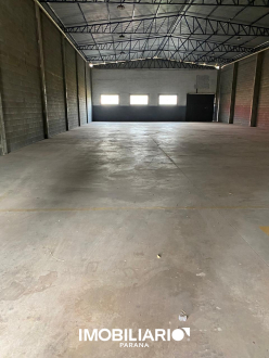Salão Comercial para  Alugar em Umuarama pela Caetano & Otávio