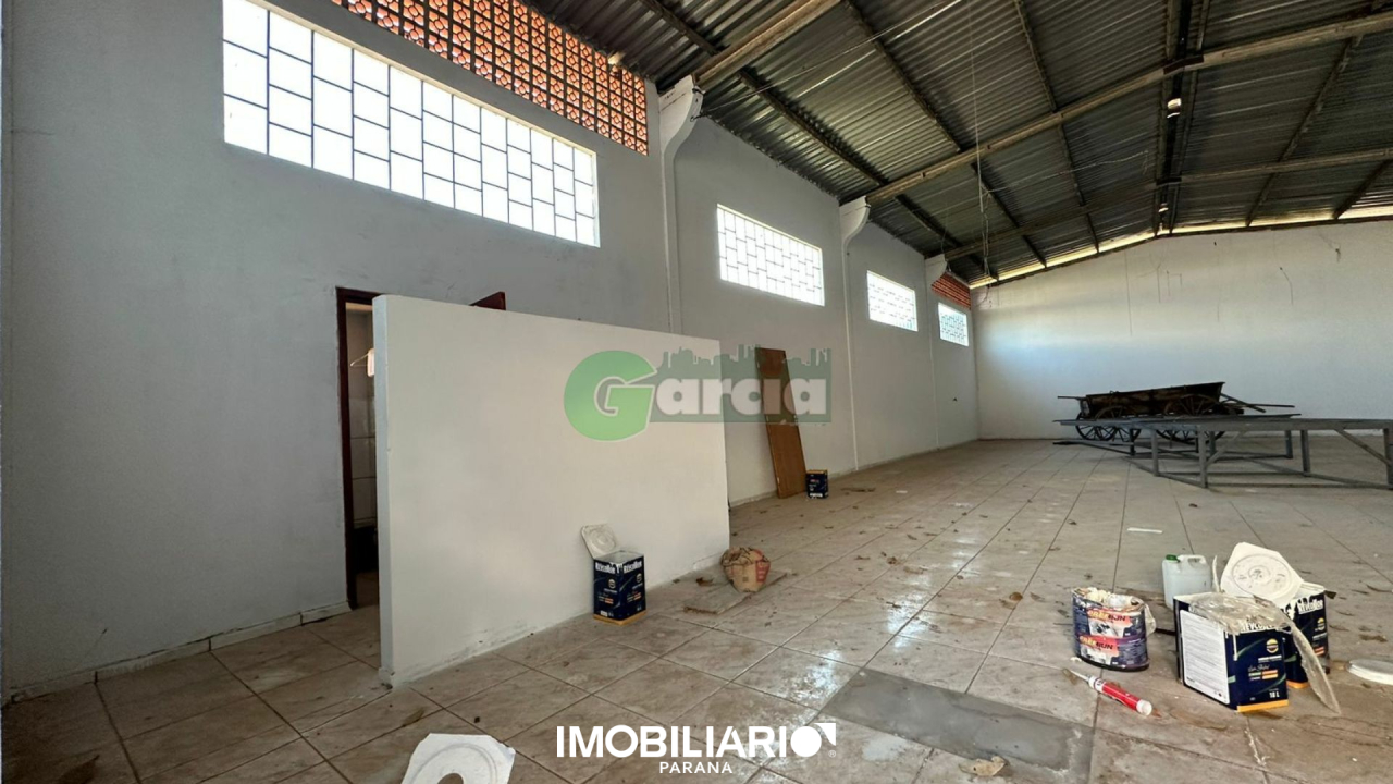 Salão Comercial para  Alugar em Umuarama pela Garcia Imóveis