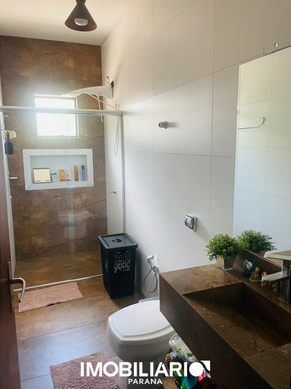 Residência para  Venda em Umuarama pela Elisia Neves