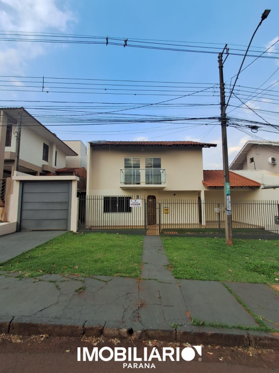 Sobrado para  Venda em Campo Mourão pela Casa fácil