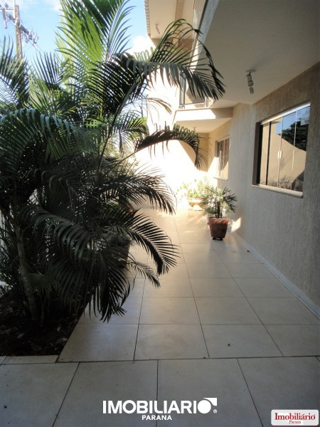 Residência para  Venda em Umuarama pela Caetano & Otávio