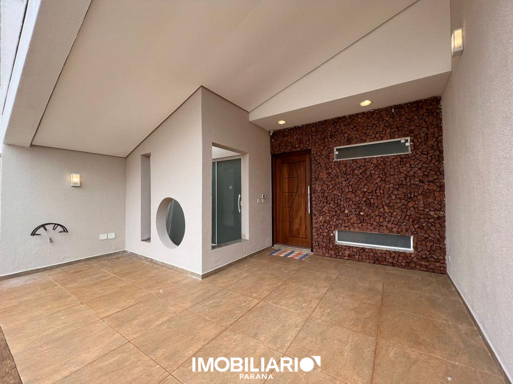 Sobrado para  Venda em Campo Mourão pela Nadiel Imóveis