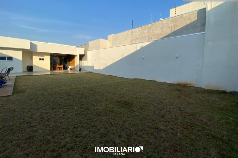 Residência para  Venda em Umuarama pela Bom Imóveis