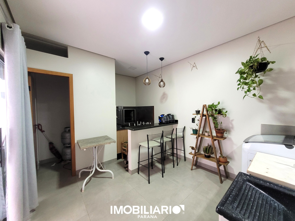 ÁREA DE SERVIÇO COM CHURRASQUEIRA 