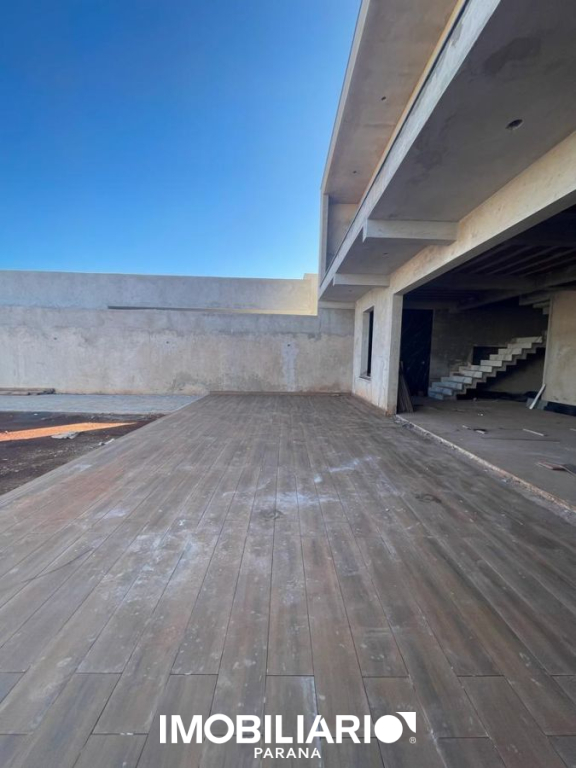 Sobrado para  Venda em Campo Mourão pela Tapowik Imóveis