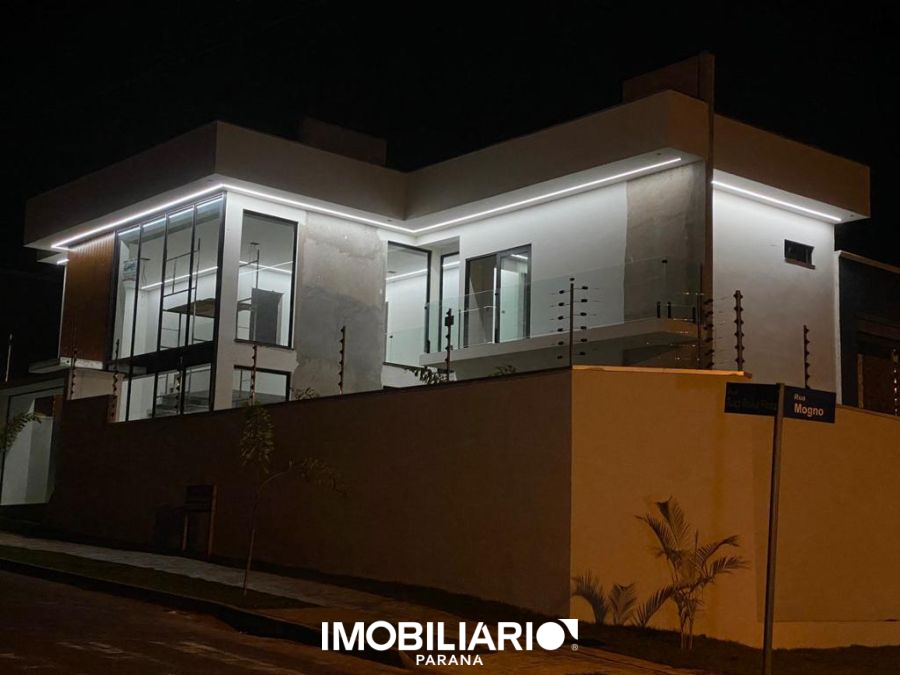 Sobrado para  Venda em Campo Mourão pela Tapowik Imóveis