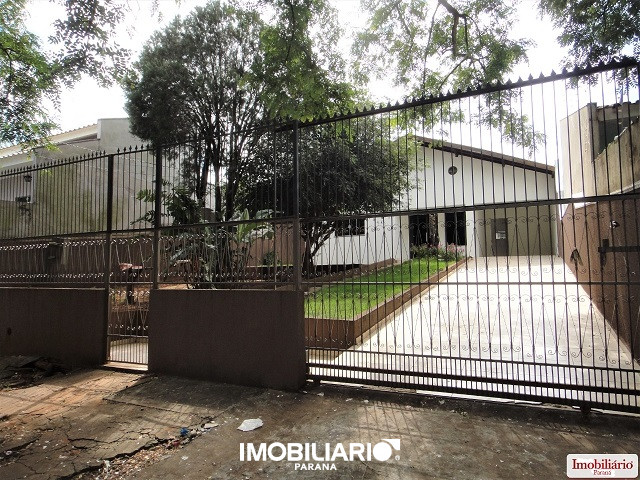 Residência para  Venda em Umuarama pela Caetano & Otávio