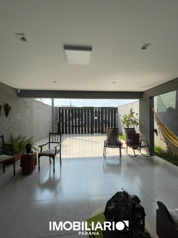 Sobrado para  Venda em Campo Mourão pela Tapowik Imóveis