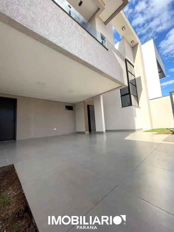 Sobrado para  Venda em Campo Mourão pela Tapowik Imóveis