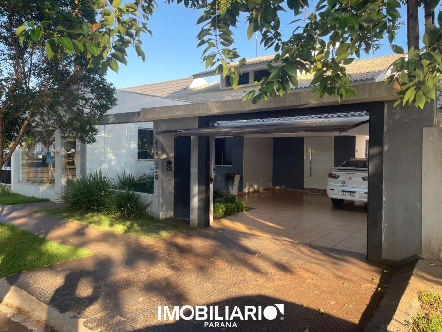 Sobrado para  Venda em Campo Mourão pela Tapowik Imóveis