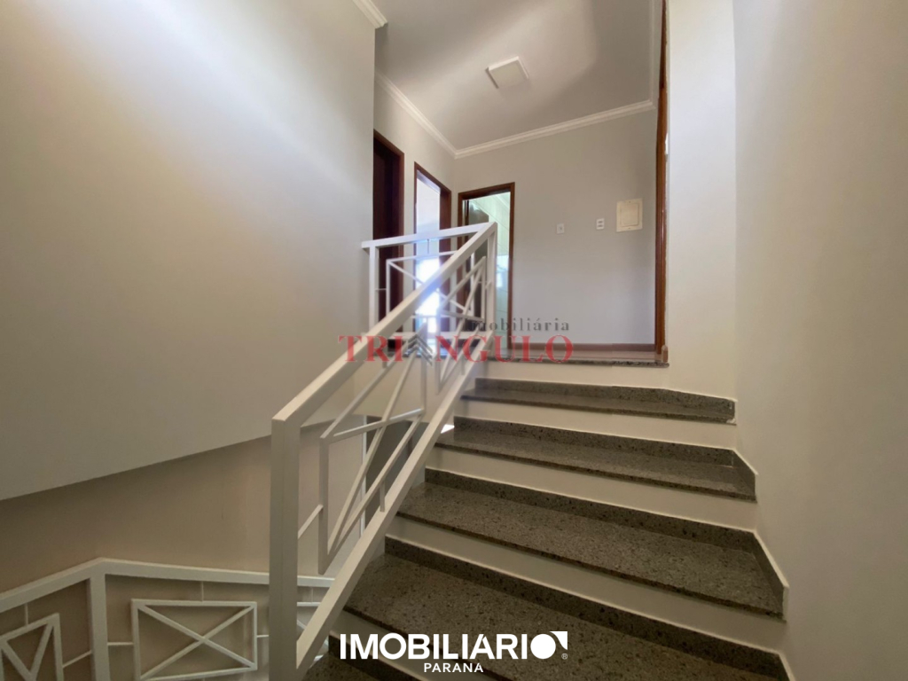 Sobrado para  Venda em Umuarama pela Imobiliária Triangulo