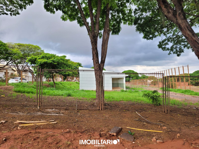 Salão Comercial para  Alugar em Umuarama pela Delta