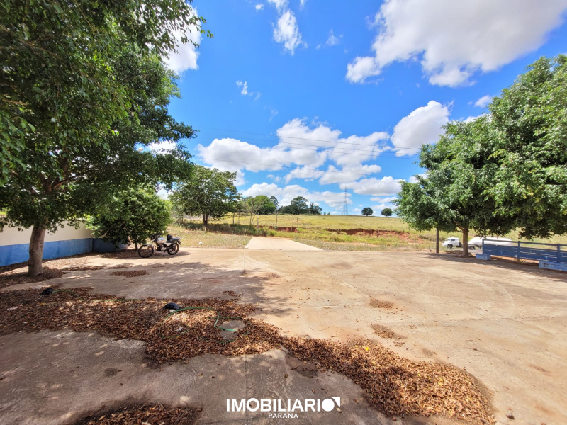 Salão Comercial para  Alugar em Umuarama pela Delta