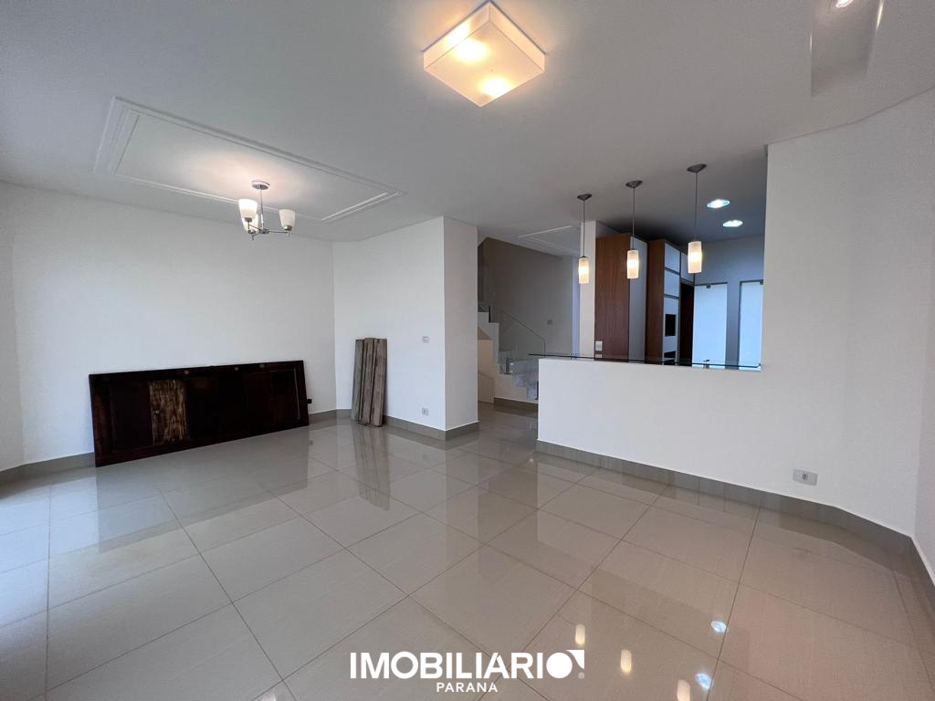 Sobrado para  Venda em Campo Mourão pela Nadiel Imóveis