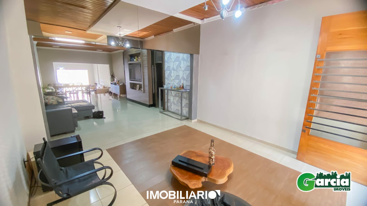 Residência para  Venda em Umuarama pela Garcia Imóveis