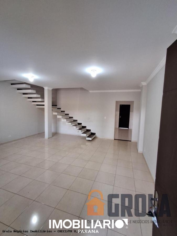 Sobrado para  Venda em Campo Mourão pela Grola Negócios Imobiliários