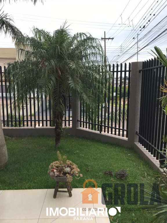 Sobrado para  Venda em Campo Mourão pela Grola Negócios Imobiliários