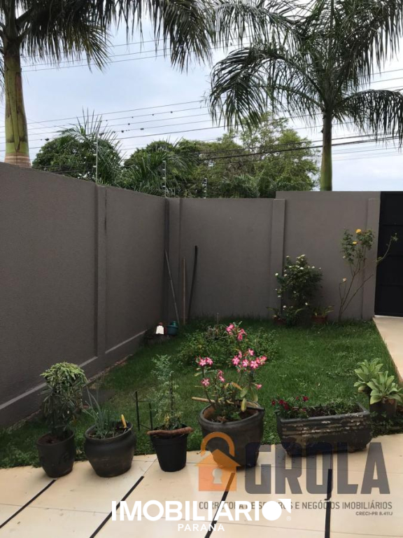 Sobrado para  Venda em Campo Mourão pela Grola Negócios Imobiliários