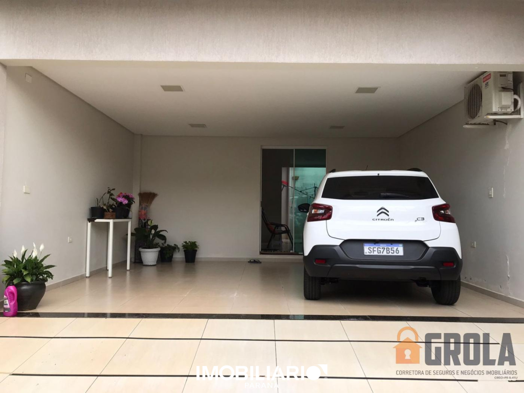 Sobrado para  Venda em Campo Mourão pela Grola Negócios Imobiliários