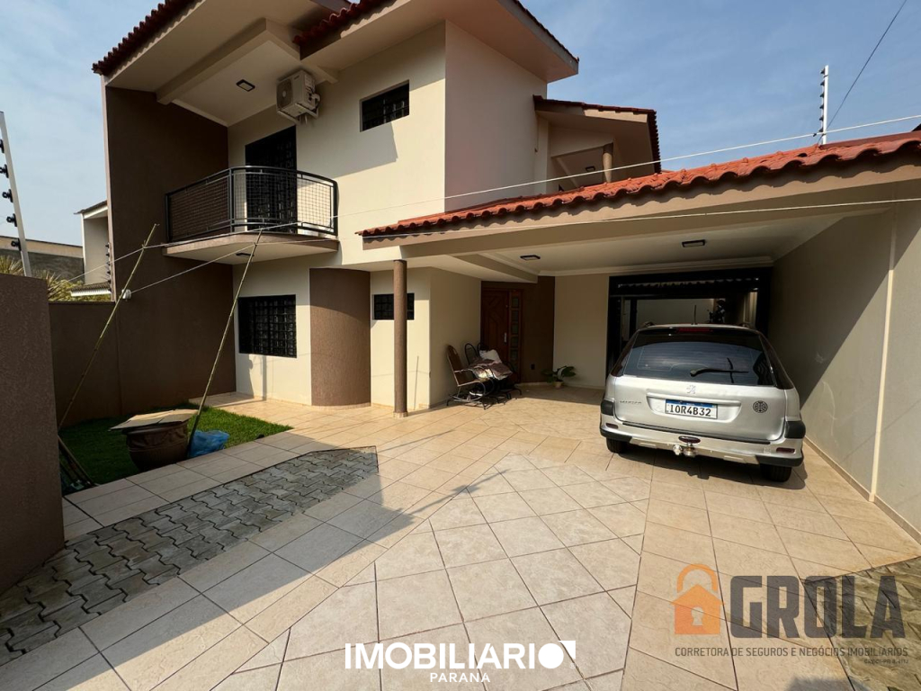 Sobrado para  Venda em Campo Mourão pela Grola Negócios Imobiliários