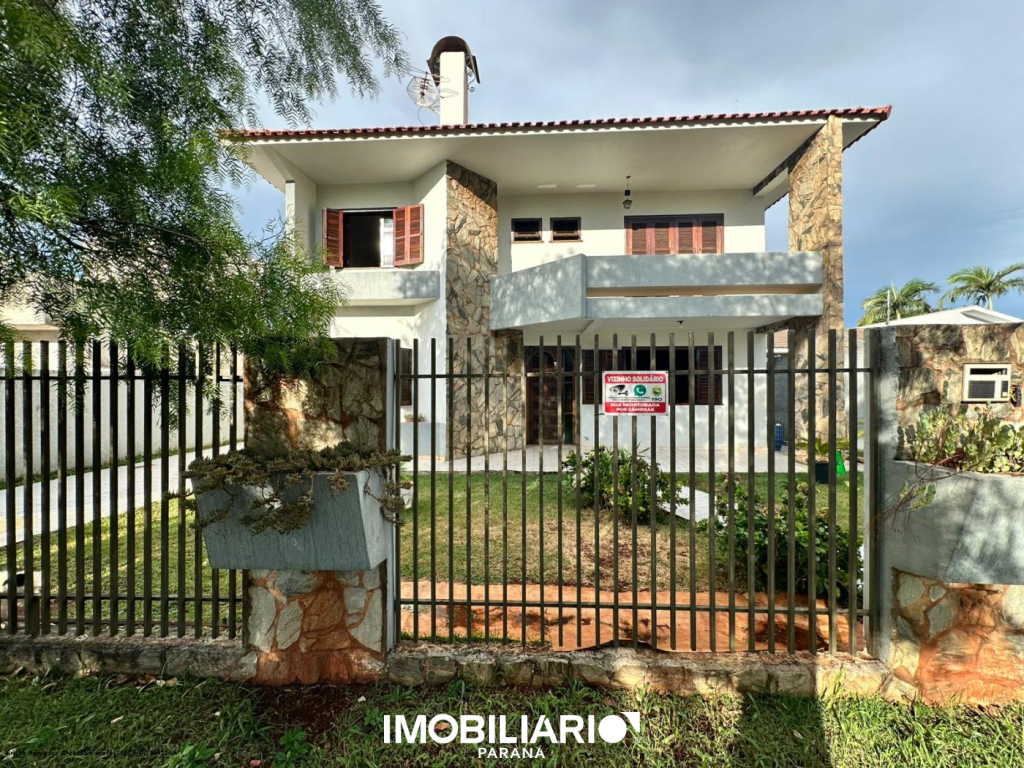 Sobrado para  Venda em Campo Mourão pela Grola Negócios Imobiliários