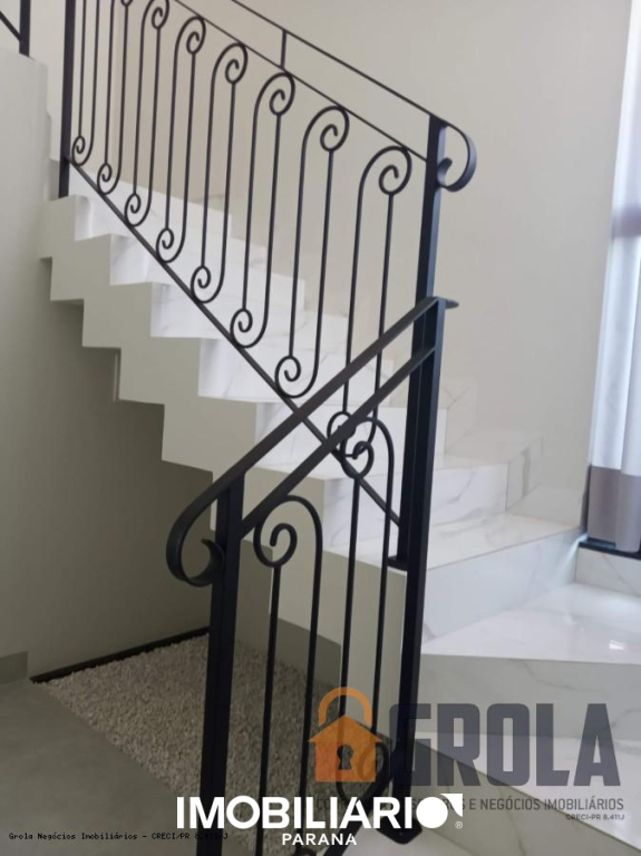 Sobrado para  Venda em Campo Mourão pela Grola Negócios Imobiliários