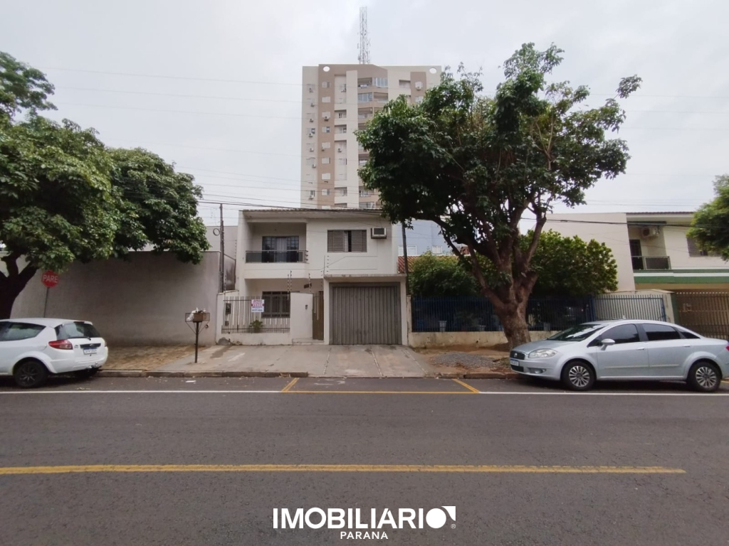 Sobrado para  Venda em Umuarama pela Imobiliária Amizade