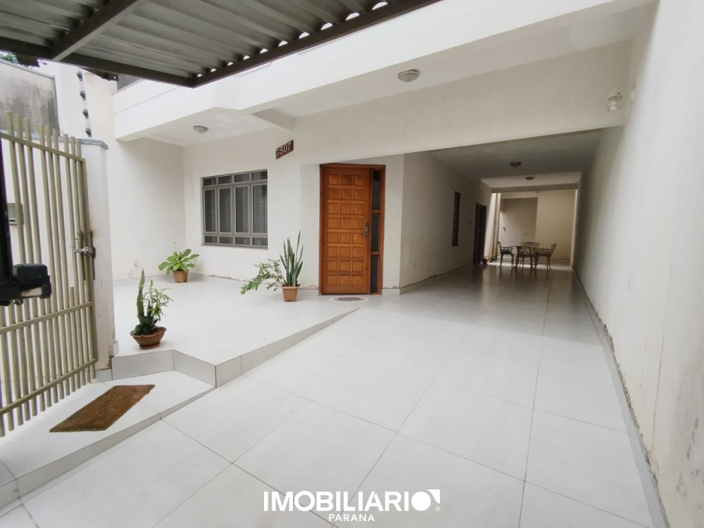 Sobrado para  Venda em Umuarama pela Imobiliária Amizade