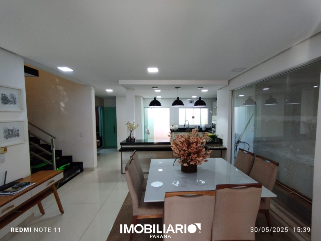 Sobrado para  Venda em Umuarama pela Imobiliária Amizade