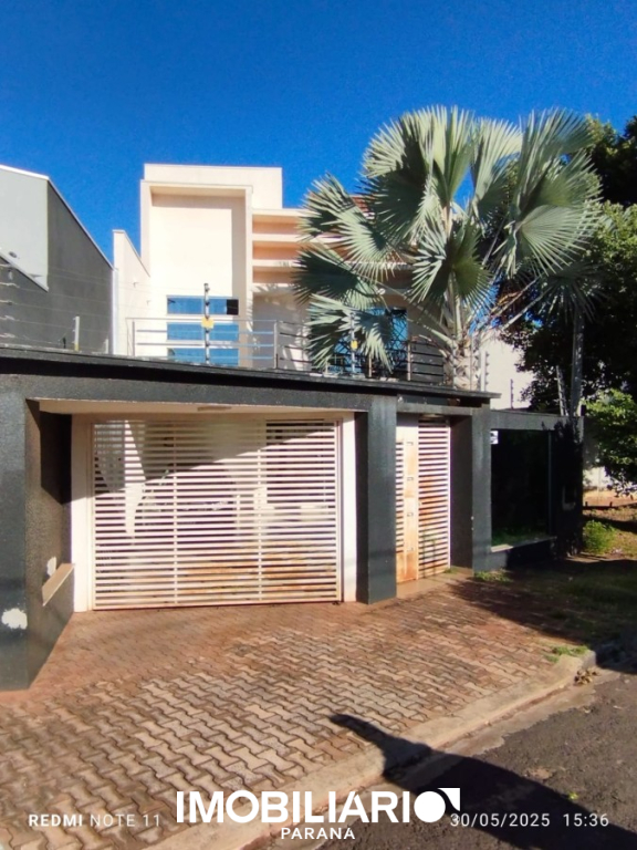 Sobrado para  Venda em Umuarama pela Imobiliária Amizade
