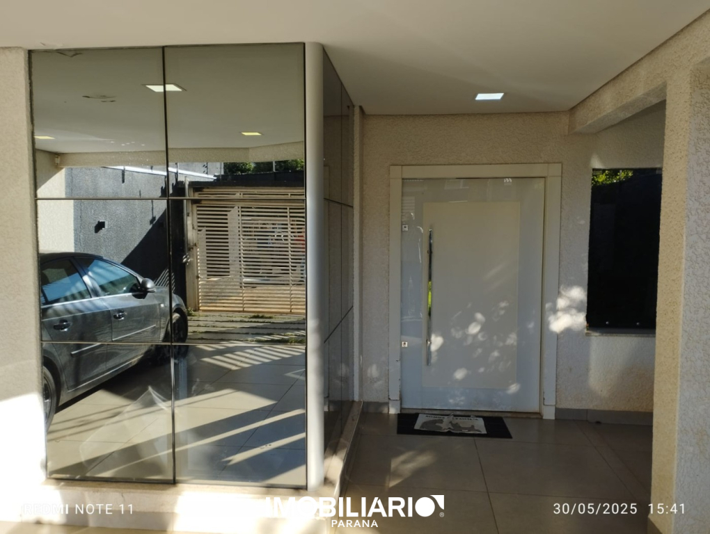 Sobrado para  Venda em Umuarama pela Imobiliária Amizade