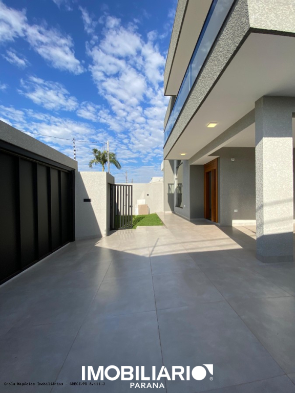 Sobrado para  Venda em Campo Mourão pela Grola Negócios Imobiliários