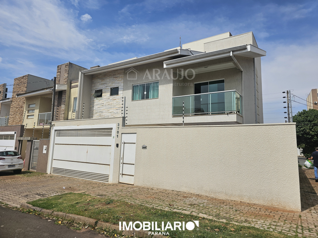 Sobrado para  Venda em Umuarama pela Araujo