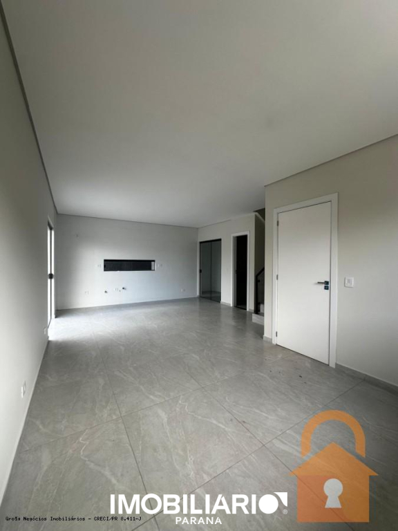 Sobrado para  Venda em Matinhos pela Grola Negócios Imobiliários