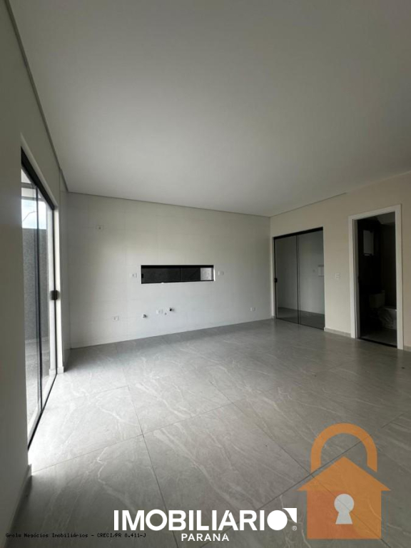 Sobrado para  Venda em Matinhos pela Grola Negócios Imobiliários