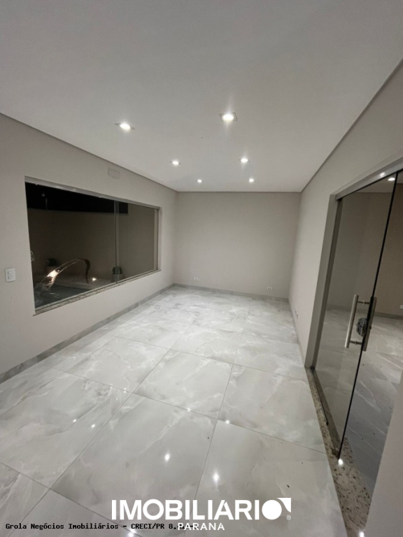 Sobrado para  Venda em Campo Mourão pela Grola Negócios Imobiliários