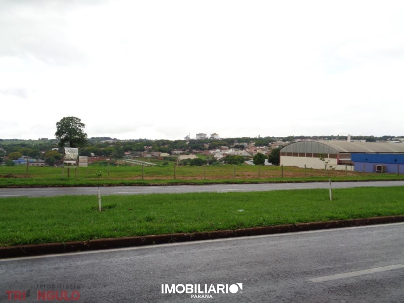Terreno para  Alugar em Umuarama pela Imobiliária Triangulo