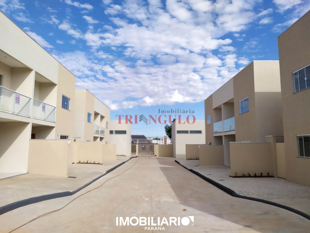 Sobrado para  Venda em Umuarama pela Imobiliária Triangulo